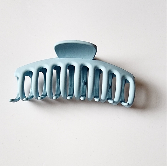 Claw Clip Hair Accessories - Picture 4 of 4